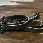 ESPORA DE FERRO INFANTIL LISA - COM CORREIA