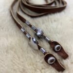 RÉDEA ABERTA DE COURO COM FLORÃO CORAÇÃO DUMONT